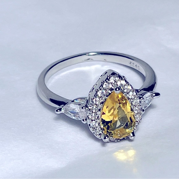 925 Sterling Silver Pear-Shaped Yellow Engagement Ring - Picture 2 of 12
